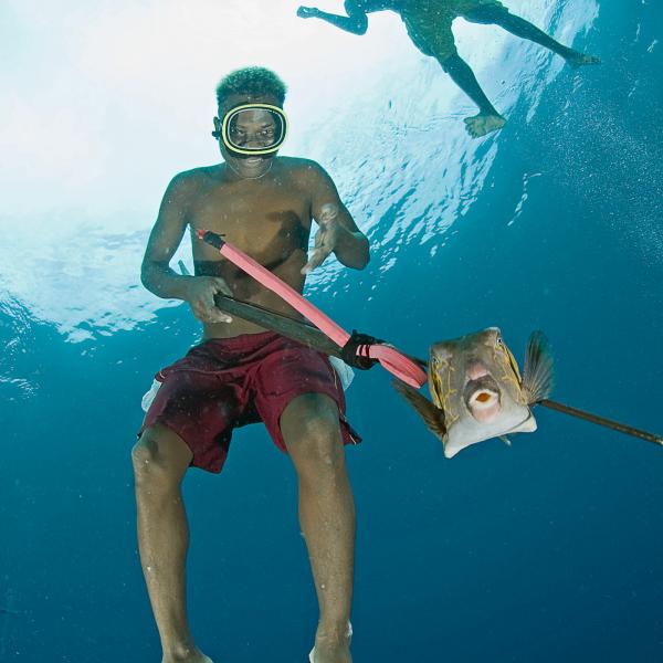 Pápua víz alatti vadász