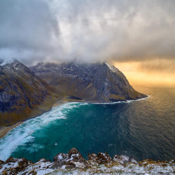 Zivatar az alkonyi horizonton